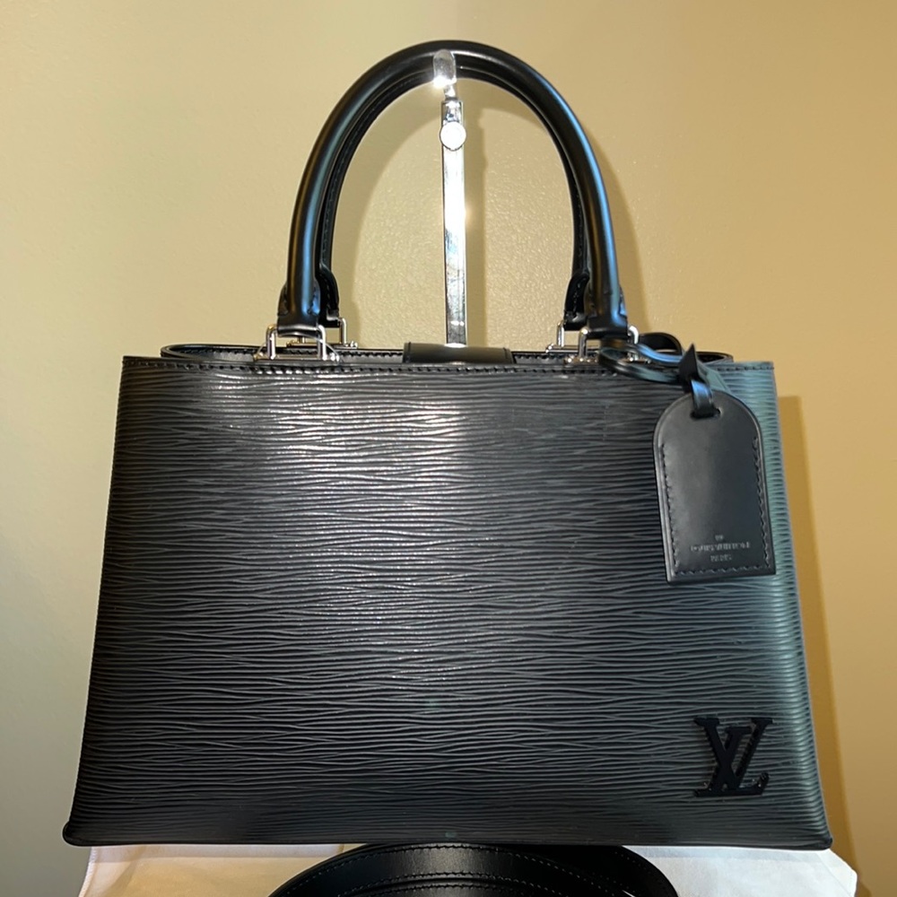 Authentic Louis Vuitton Epi Leather Kleber Microchip Bag